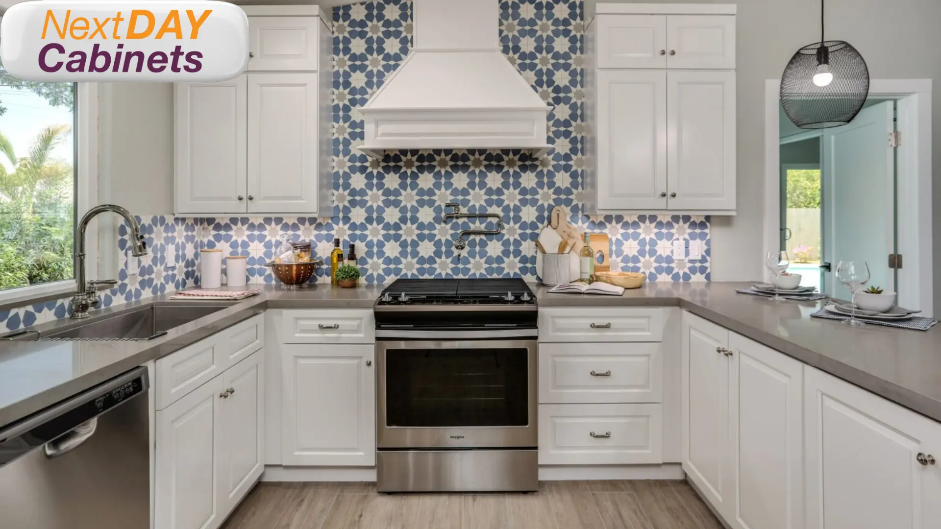 Cabinets-Matching-with-Backsplash-Forevermark-Cabinets