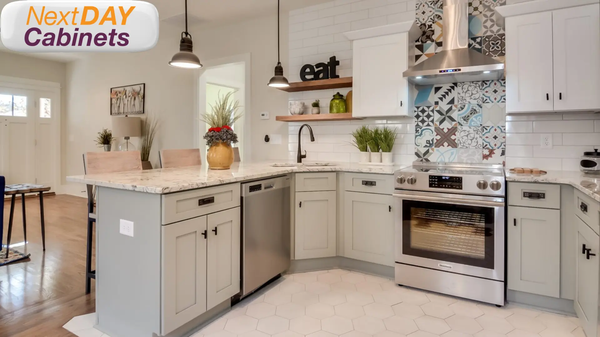 Modern-Kitchen-with-Forevermark-Cabinets