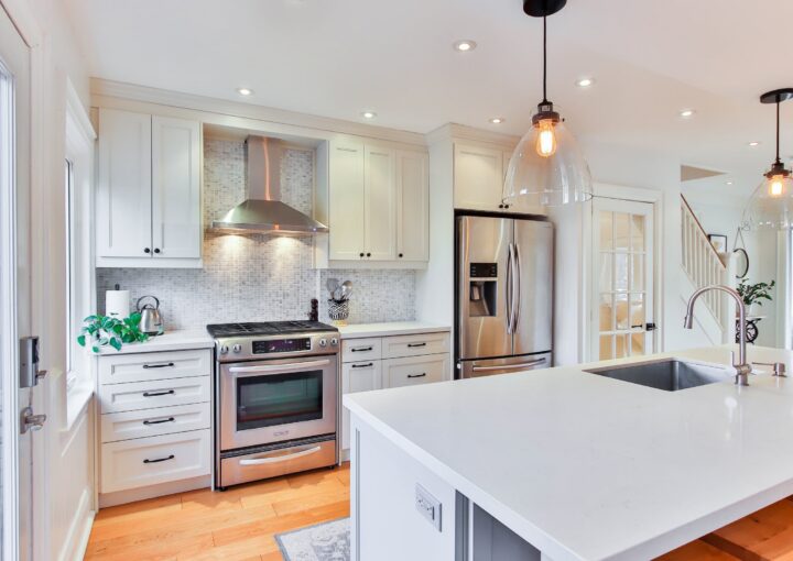 Cabinet supplier support for contractors and remodelers